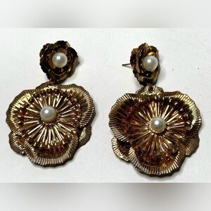 1990’s style statement Gold Floral Pearl Earrings